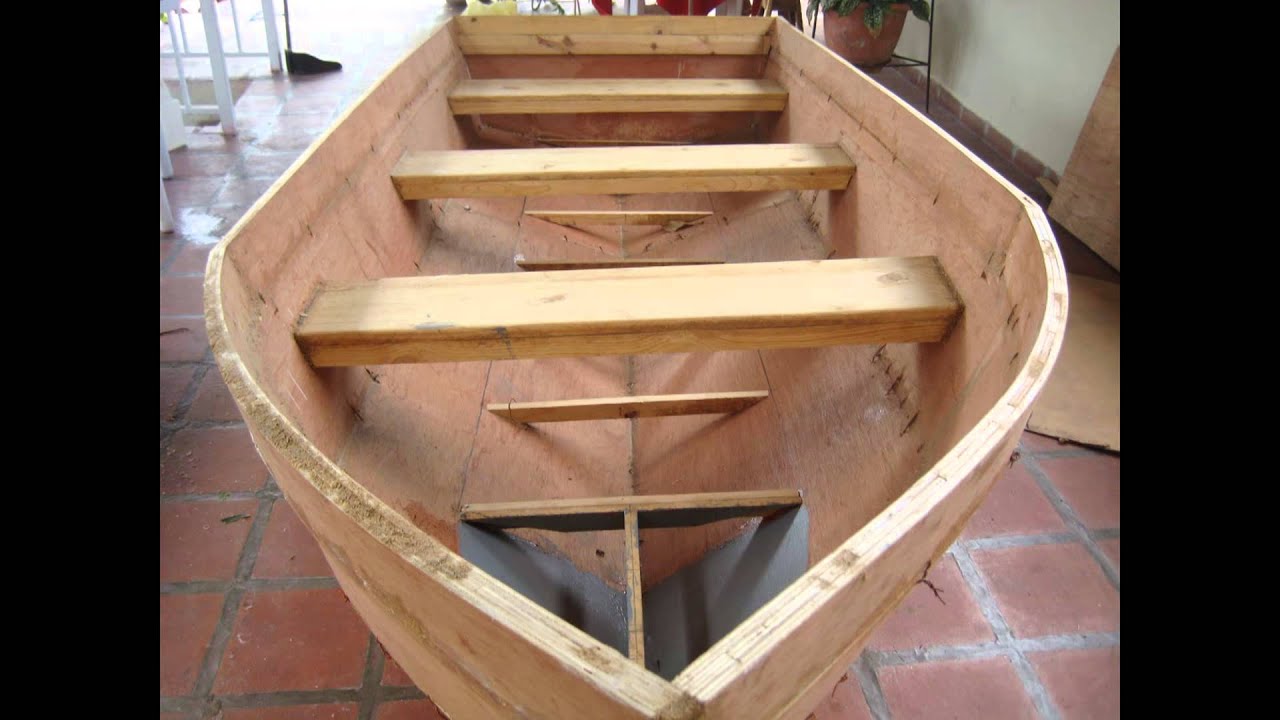 Bote hecho en casa y planos