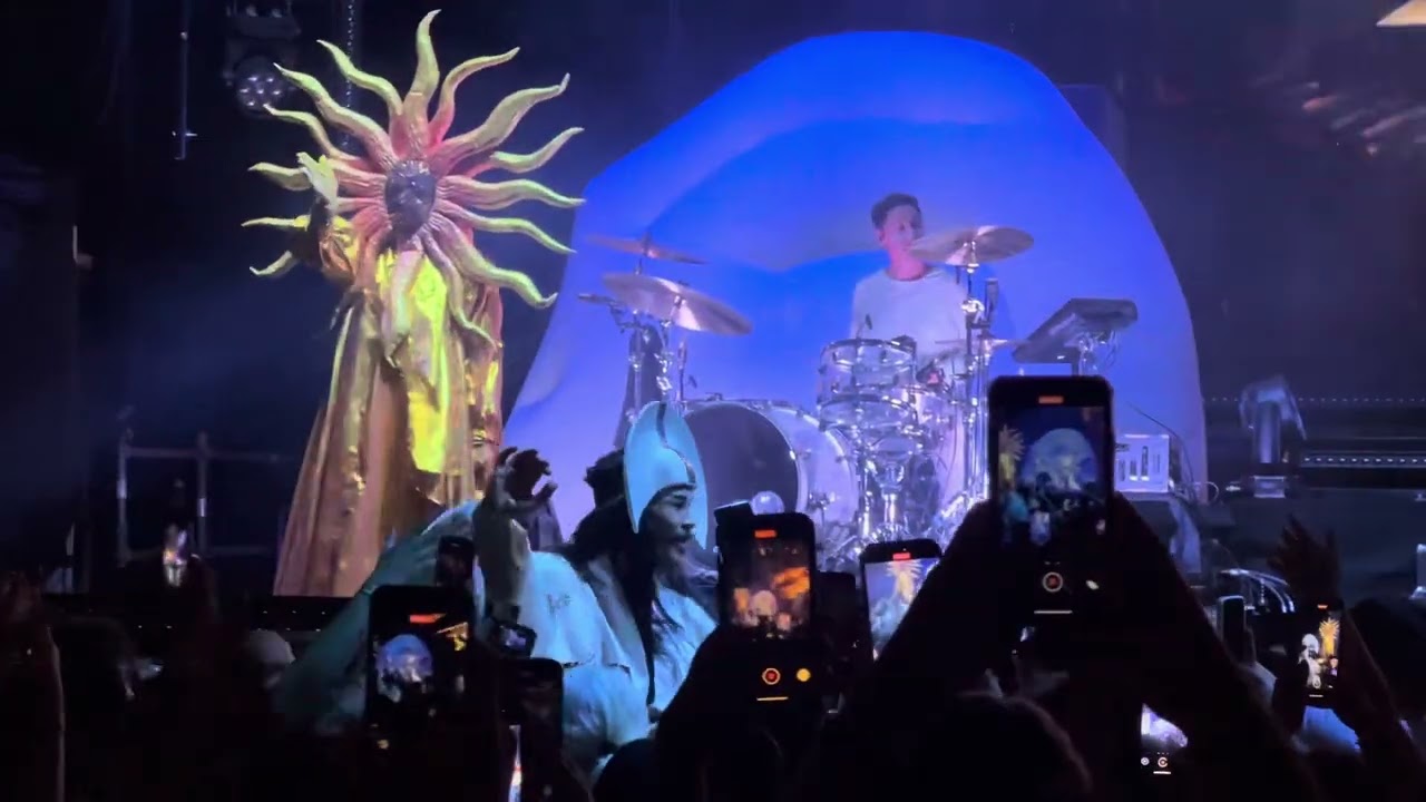 EMPIRE OF THE SUN - Walking On A Dream - Live @ Campo Pequeno, Lisboa - 23.07.2025