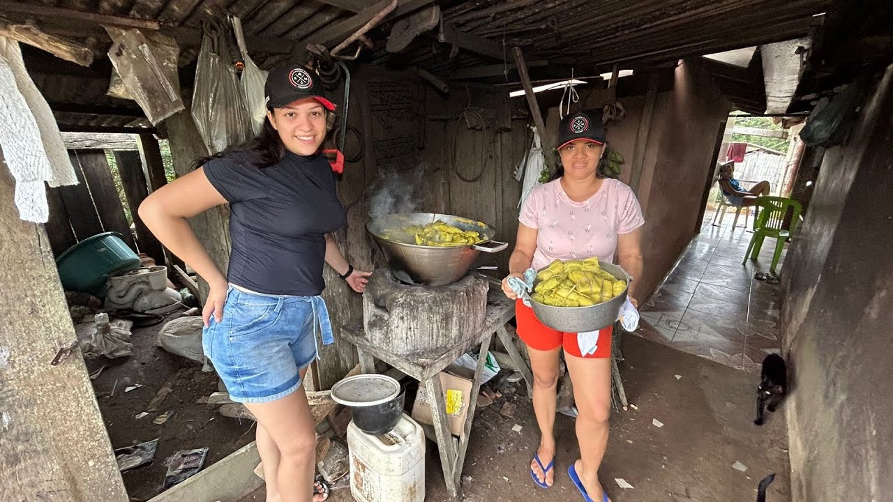 FAZENDO PAMONHA NA ROÇA COM A FAMILIA E MEUS AMIGOS @rudsonpescador E @marianasantosz