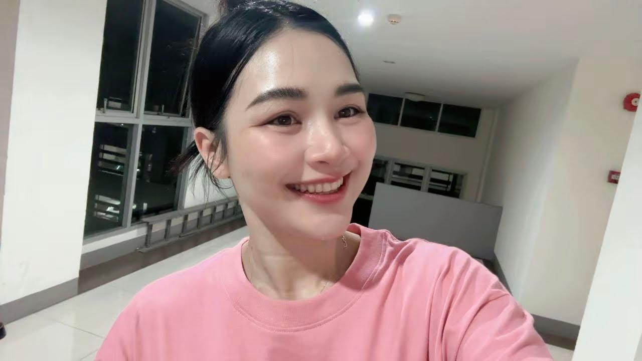 LIVE Street Café - Welcome Family 🤗 Ploysai Coffee Lady in Bangkok Thailand - Thai Street Food