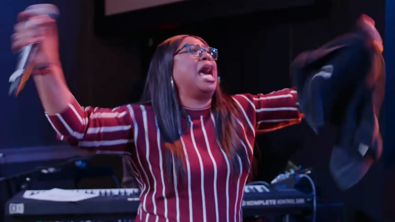 Benita Jones - All Hail The Power of Jesus' Name