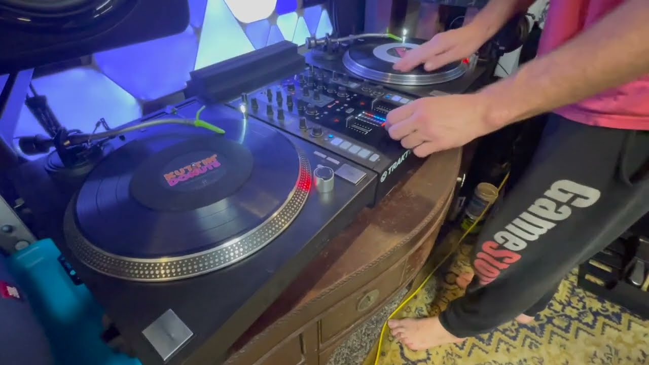 What is a Digital Vinyl System