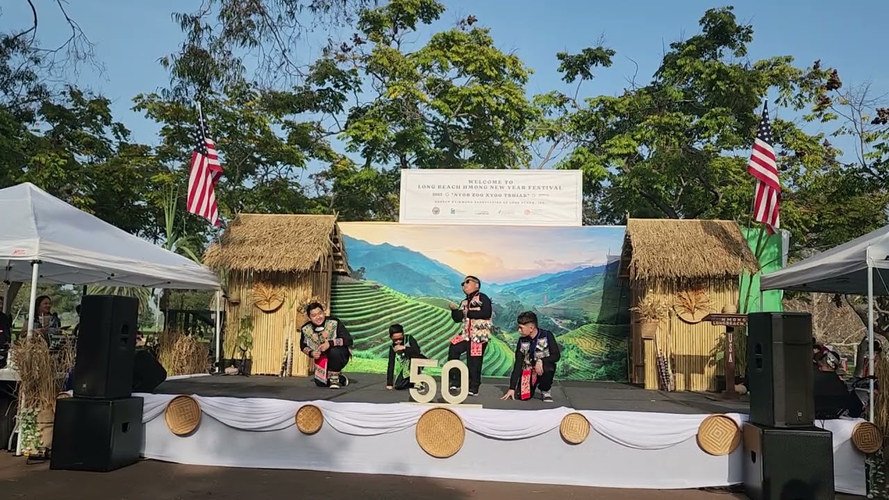 Nuj Si Looj & Ntxhais NkaujXwb @ Hmong Association of Long Beach New Year Celebration of 2025-2026 