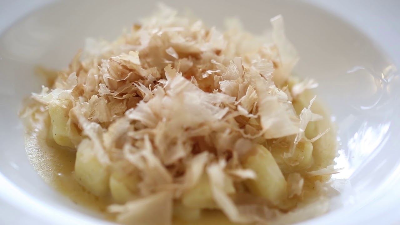 Gnocchetti scampo e katsuobushi