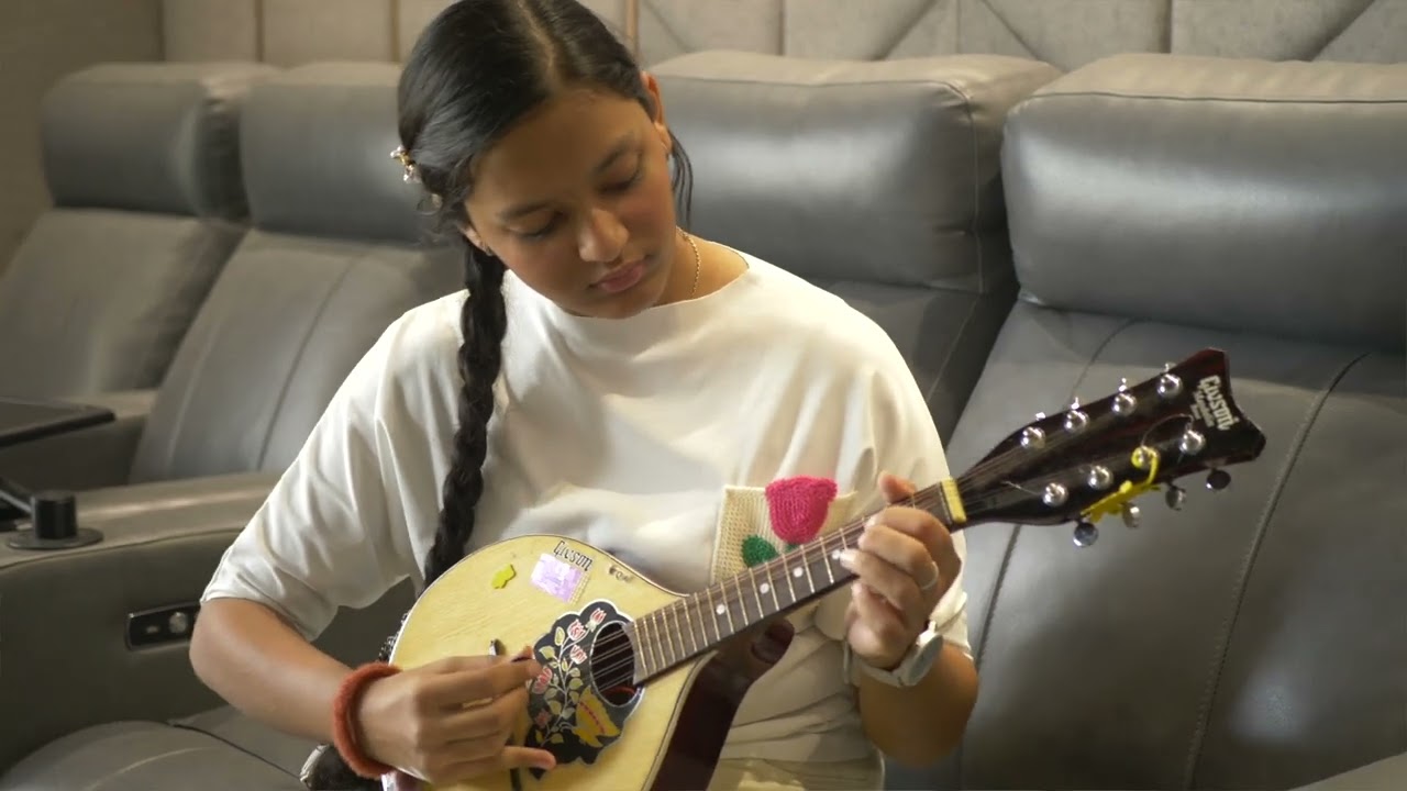 SAWAAR LOON MANDOLIN COVER BY KASHVI