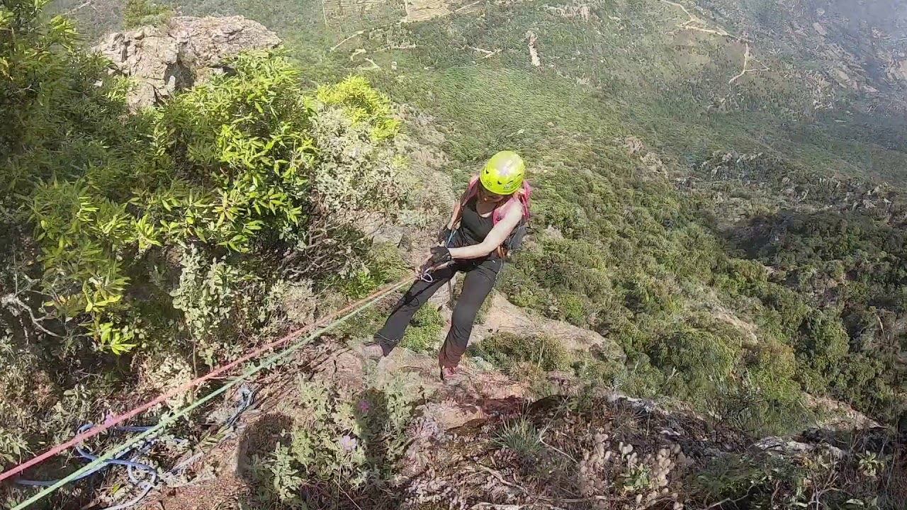 Tricoli Abseiling