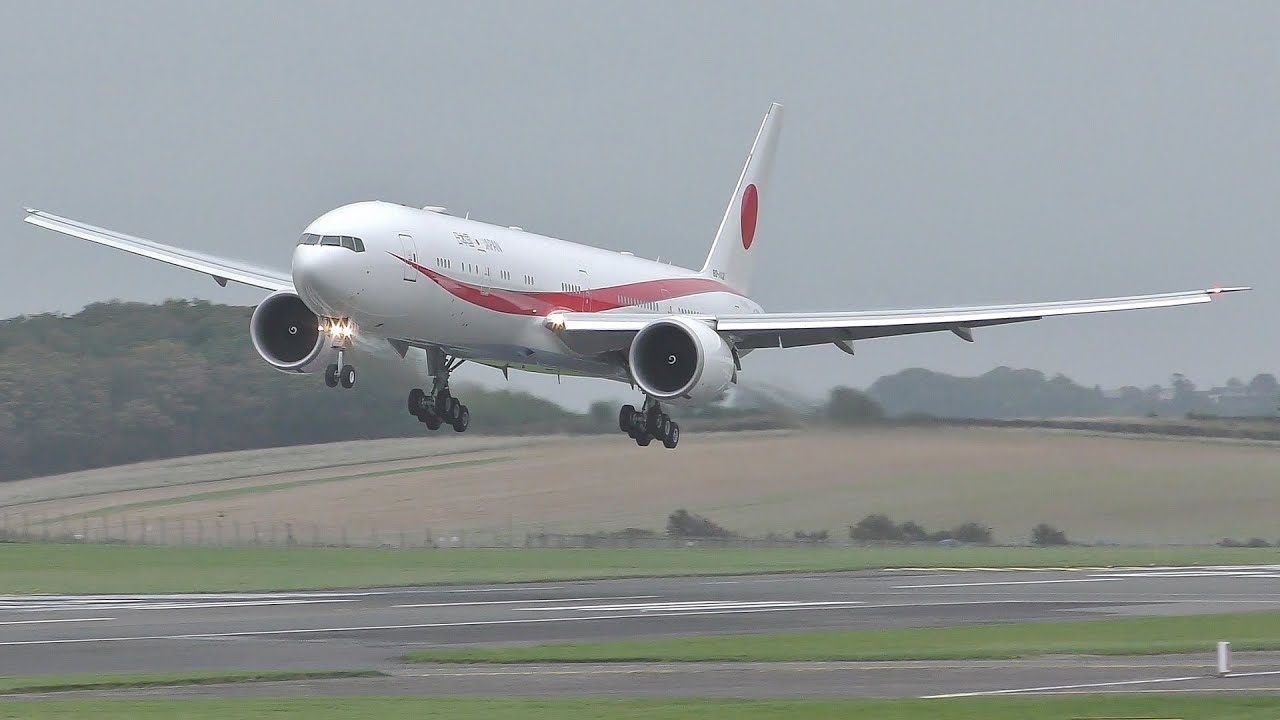 [4K] JAPANESE AIR FORCE ONE Boeing 777-300ER | CROSSWIND TRAINING at Prestwick Airport October 2021