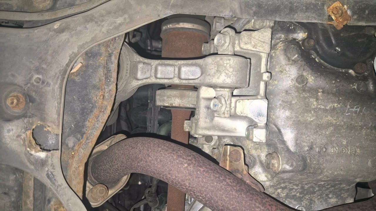 Is this dogbone rear engine mount gone? Honda Civic MK8 1.8 petrol UK model