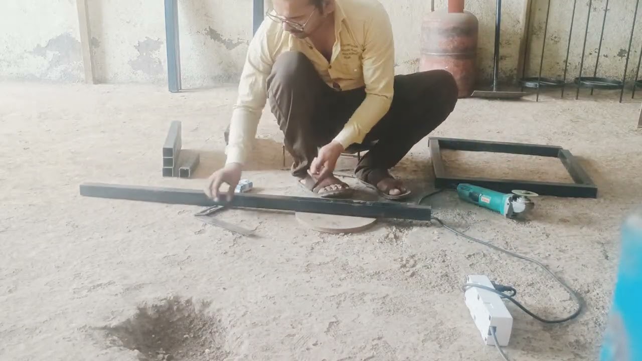  आजच्या या व्हिडिओमध्ये आपण मेटल पाईप (लोखंडी  पाईप) योग्य रीतीने कसा कापायचा हे पाहणार आहोत.
