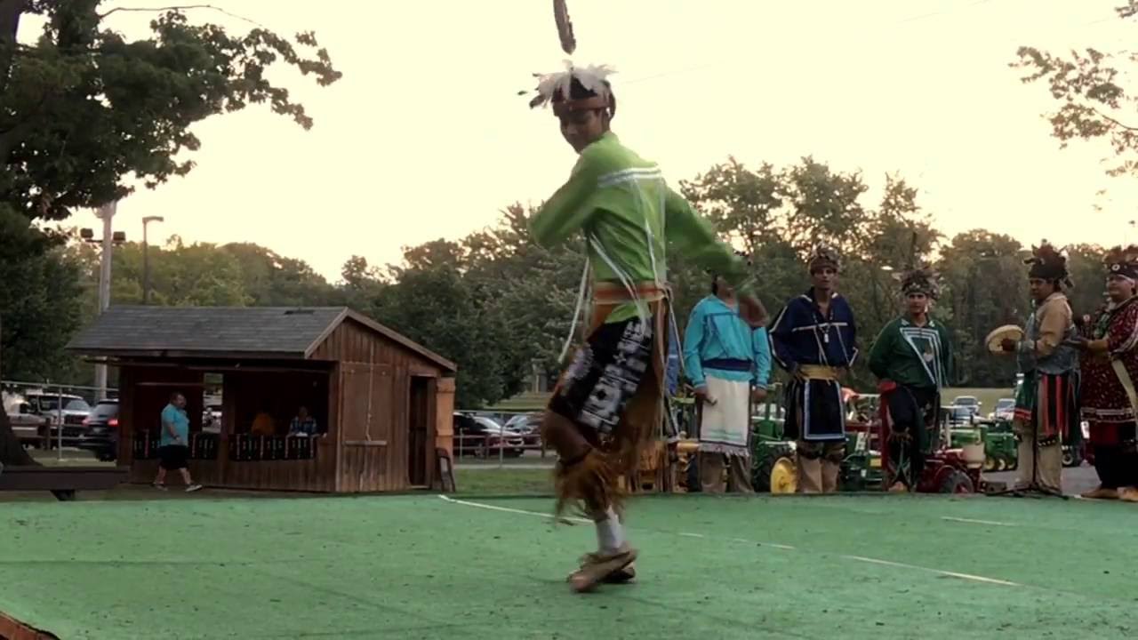 Men's Smoke Dance Solo's