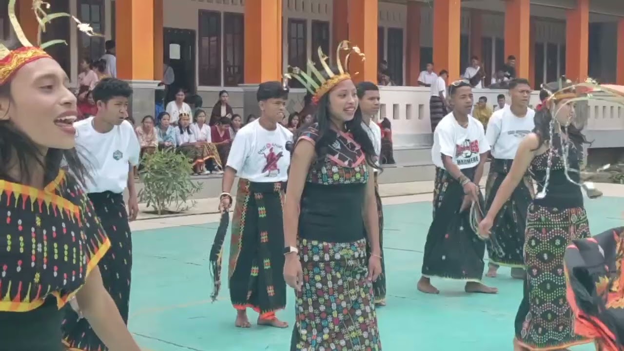 Praktek seni budaya kelas XII G_SMAS Regina Pacis Bajawa 