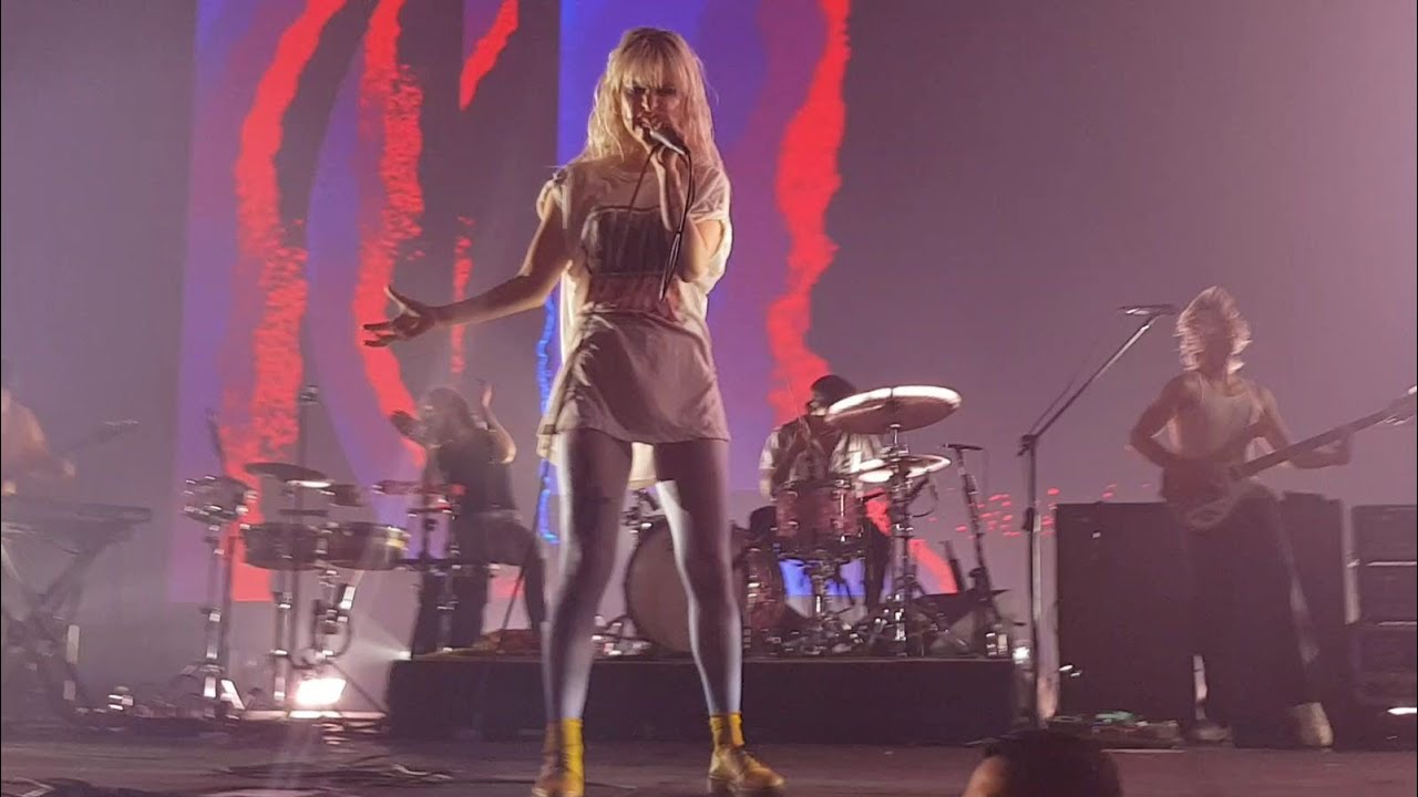Idle Worship - Paramore (Live in Manila 2018)