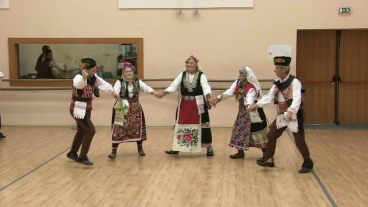 prepodavane  na folklor ot narodniat pevec i folklorist GEORGI KOSTOV .