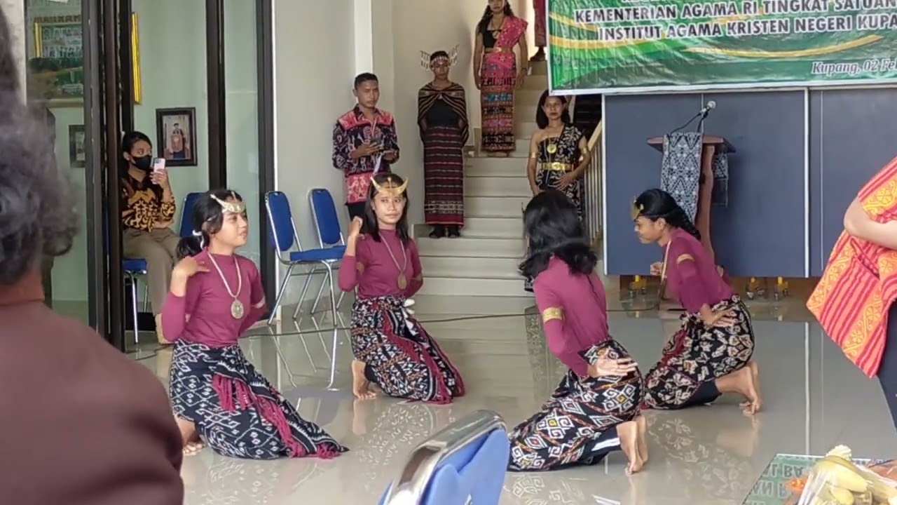 tarian memukau mahasiswa IAKN Kupang asal Rote