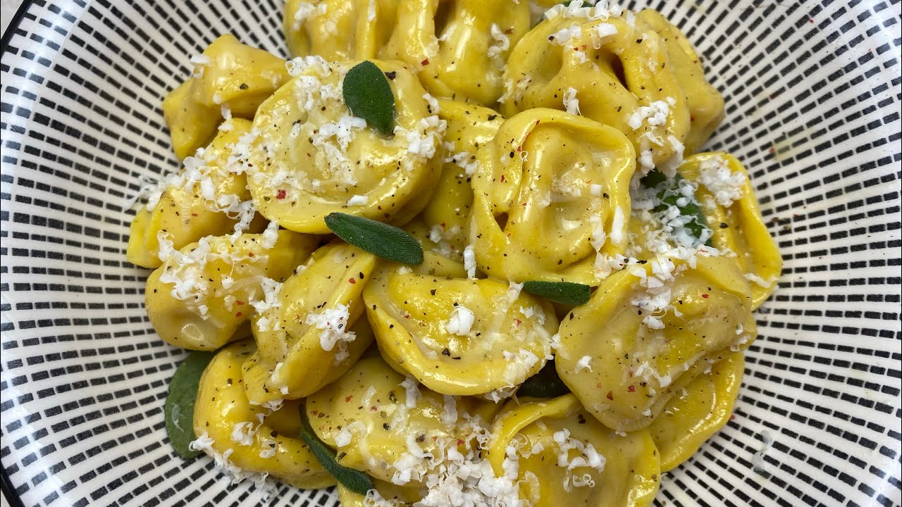 SFOGLIA RIPIENA - COME STUPIRE I TUOI OSPITI! * salsiccia e stracchino* - CUCINANDOMEAGODO
