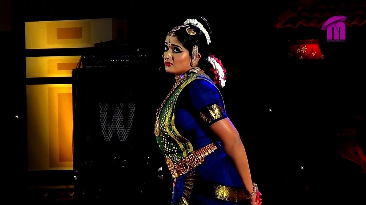 Kavya Madhavan performing Bharatanatyam Dance at Nishagandhi Festival (1)