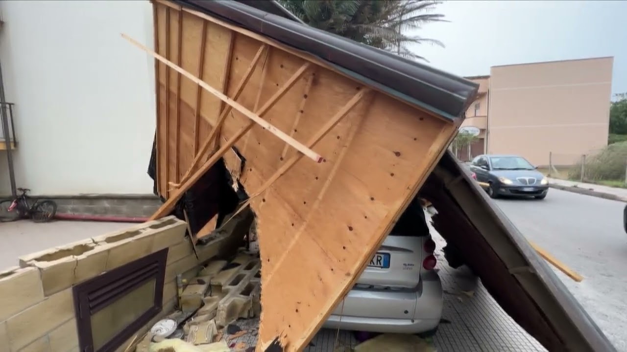 Maltempo, raffiche di vento a 120 km/h a Capo d'Orlando. Danni e disagi sul territorio