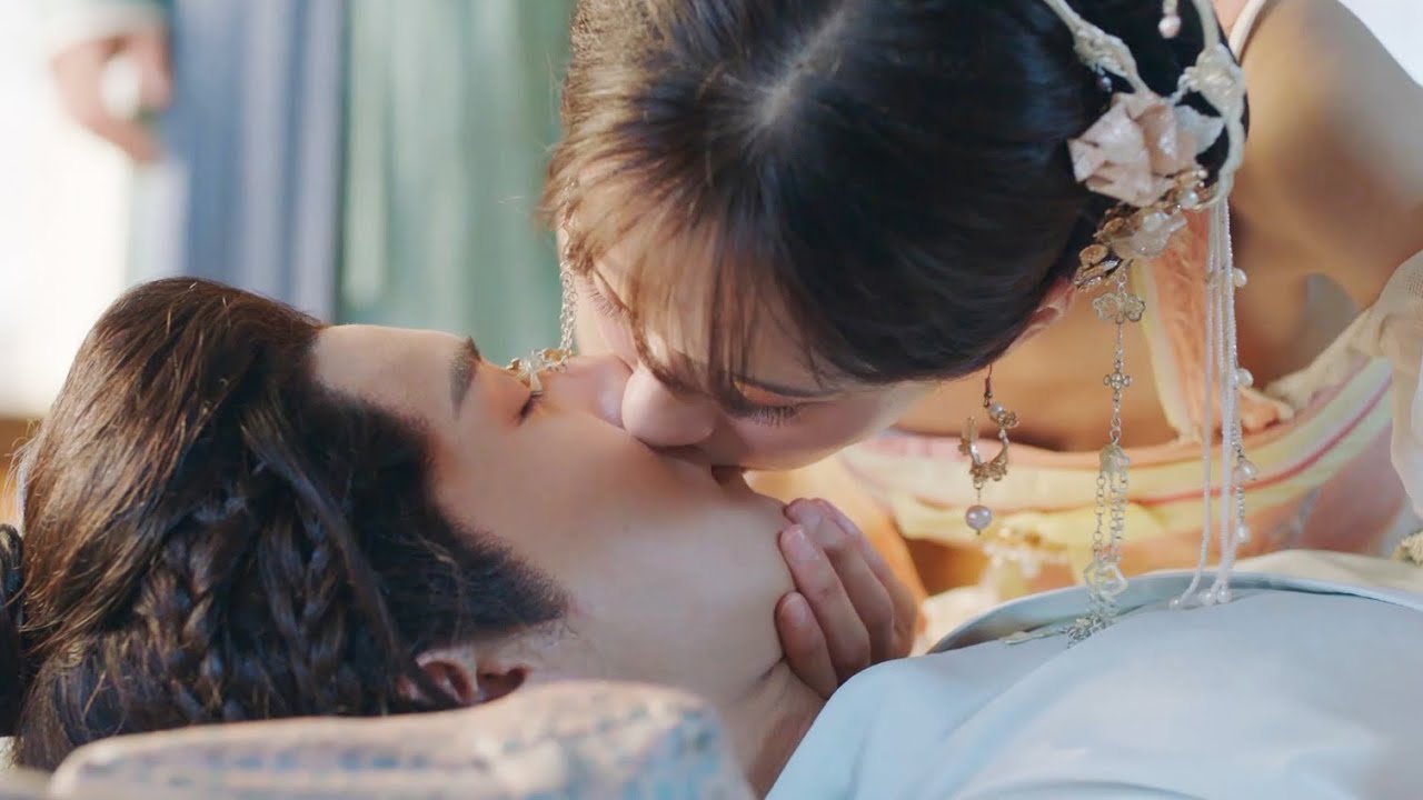 🌸速看EP16-3 陆玥儿为了救少岛主 竟然嘴对嘴喂少岛主吃药 少岛主醒来她却转身就走【黄圣池&郑合惠子&肖凯中|前世今生爱恨纠葛❤甜剧贩卖机】
