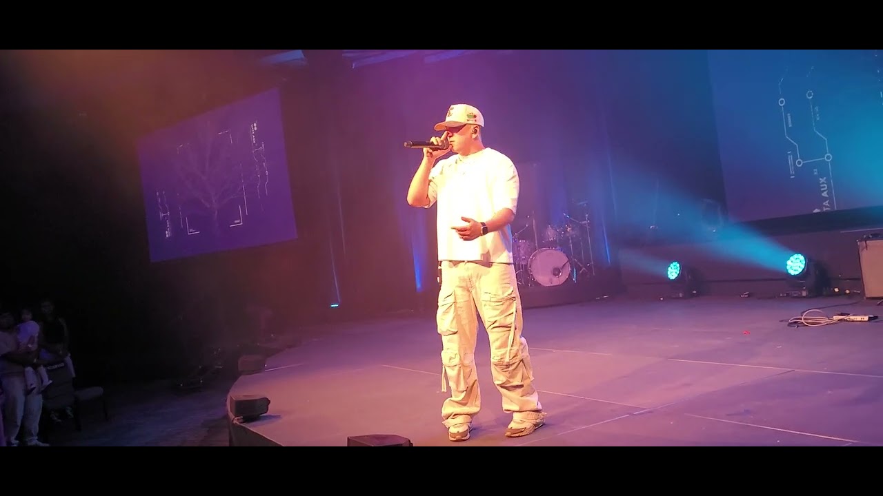 Alex Zurdo Y Gabriel EMC-Mayday tour 8/9/25