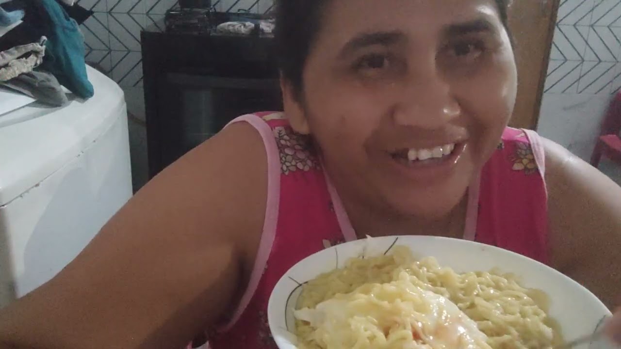 ALMOÇANDO COM VOCÊS! ROTINA DIÁRIA DE UMA DONA DE CASA!