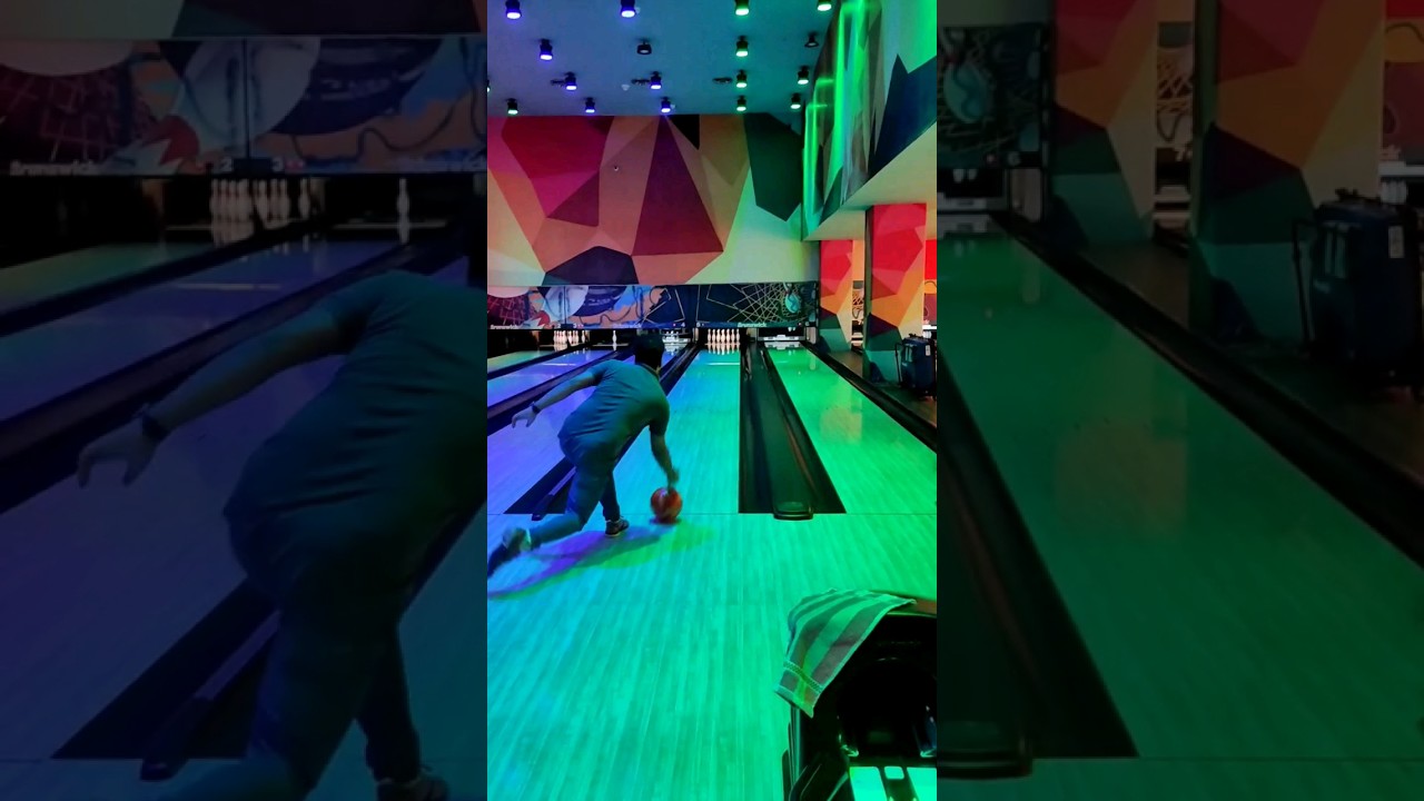 Bowling 🎳 Strike, Amazing Bowling Shots!!! #bowling #brunswickbowling #bowlingaddicts