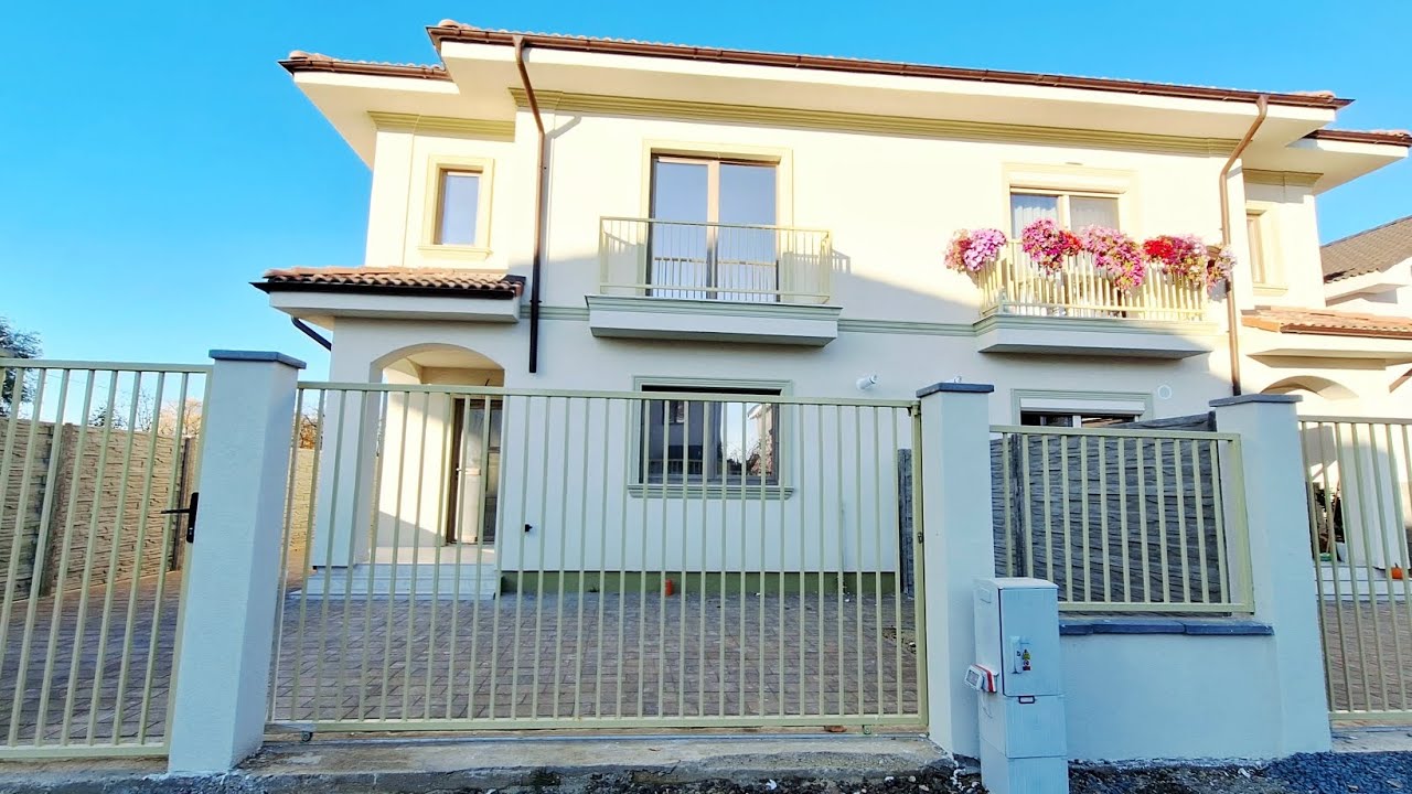 Oferim spre vanzare casa tip duplex cu 4 camere si 3 bai, Giroc in vatra satului .
