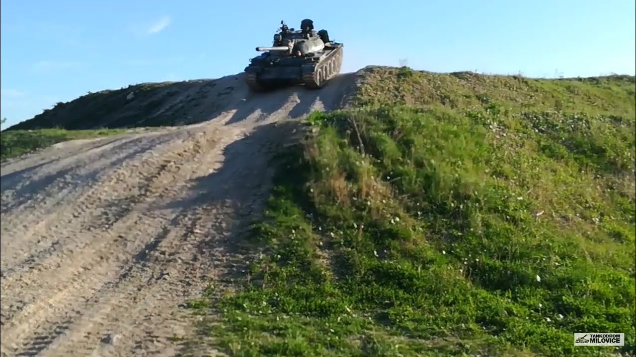 Tankodrom Milovice | sj&iacute;žděn&iacute; s T55