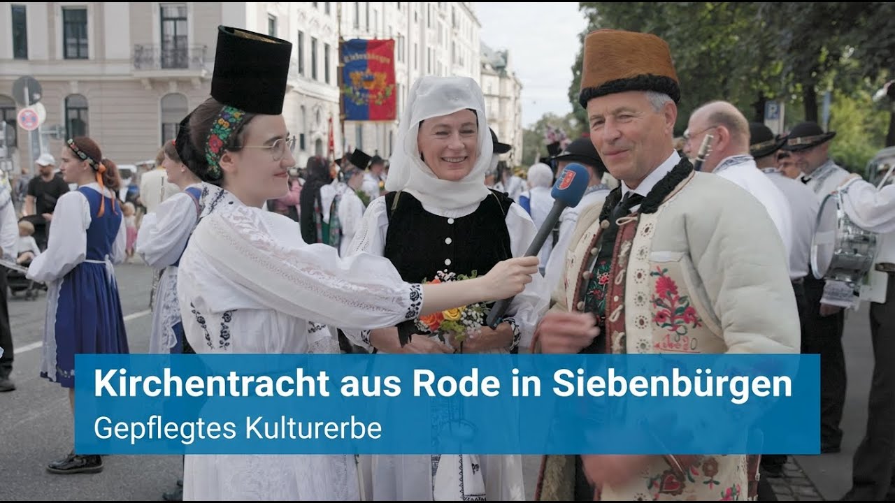Kirchentracht aus Rode in Siebenbürgen - Gepflegtes Kulturerbe