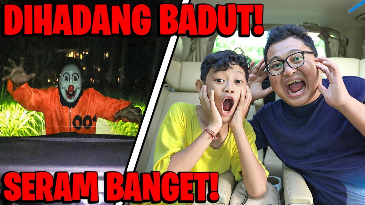 MOBIL BOCIL DIHADANG BADUT MENAKUTKAN DI MALAM JUMAT KLIWON!!!