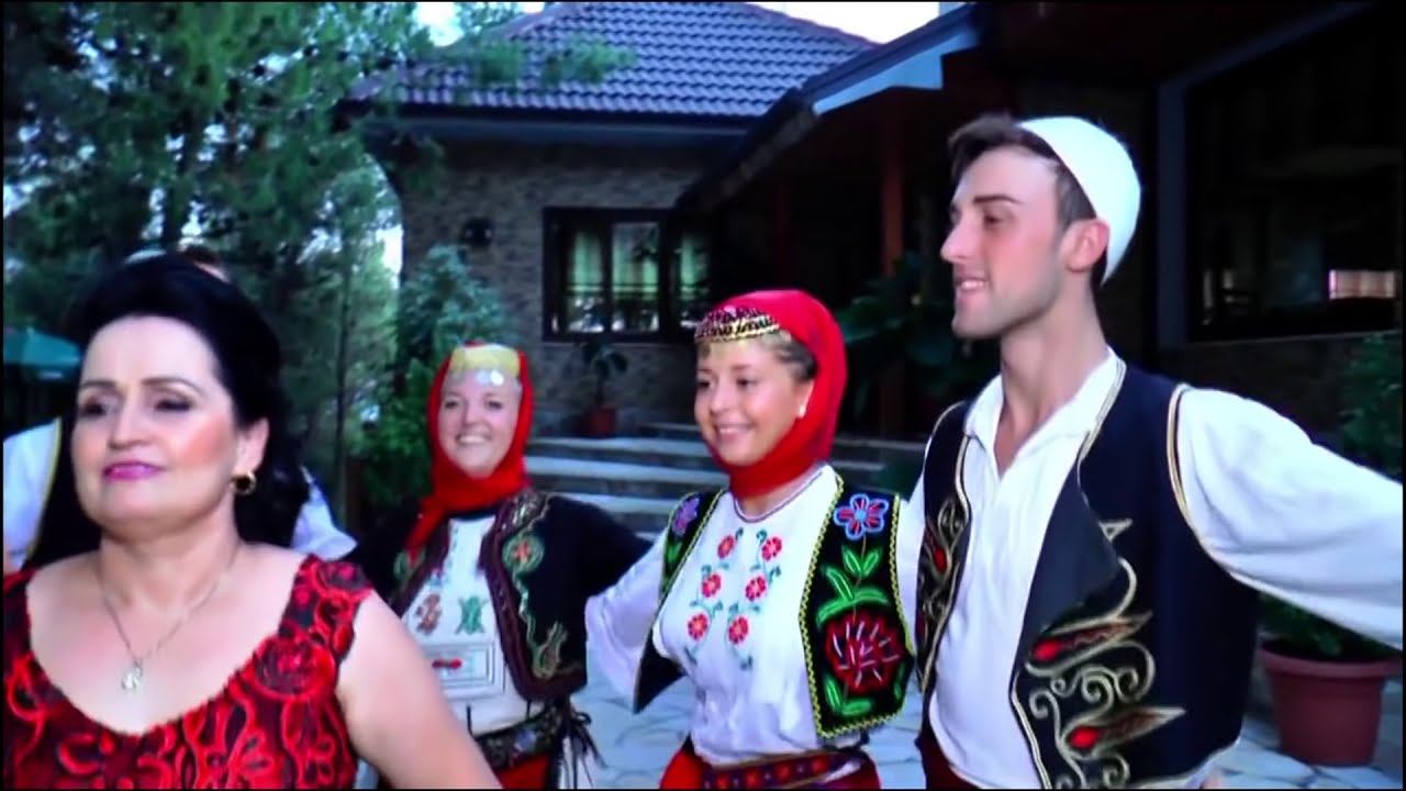 Artan Kola ft Fatmira Brecani - Oj molle e kuqe (Official Video)