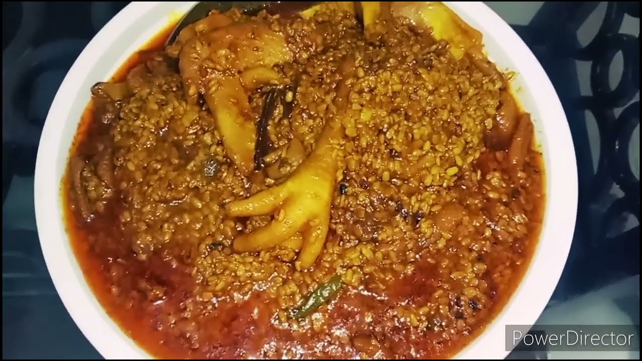 মুগ ডাল দিয়ে মজাদার একটি রেসিপি। মুরগীর চামড়া দিয়ে মুগ ডাল ভুনা।