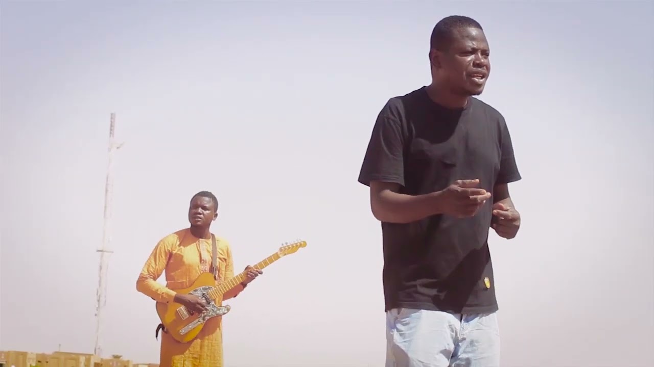 Orchestre colombe de l'aïr A GA WATA NAN MUKA SAMU WURI
