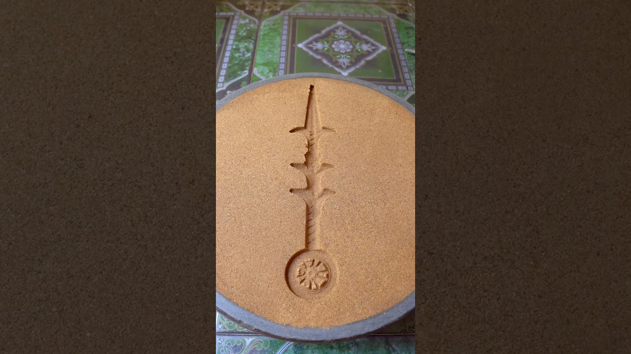 #experiment #metal #art #sand #shorts فن التشكيل من خلال صب المعادن وصهرها