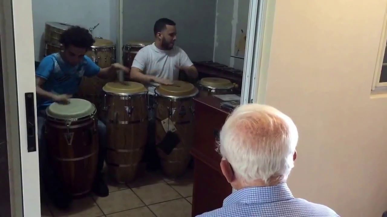 Los nietos tocando para su abuelo!!!! David Andres y David Antonio Rosado.