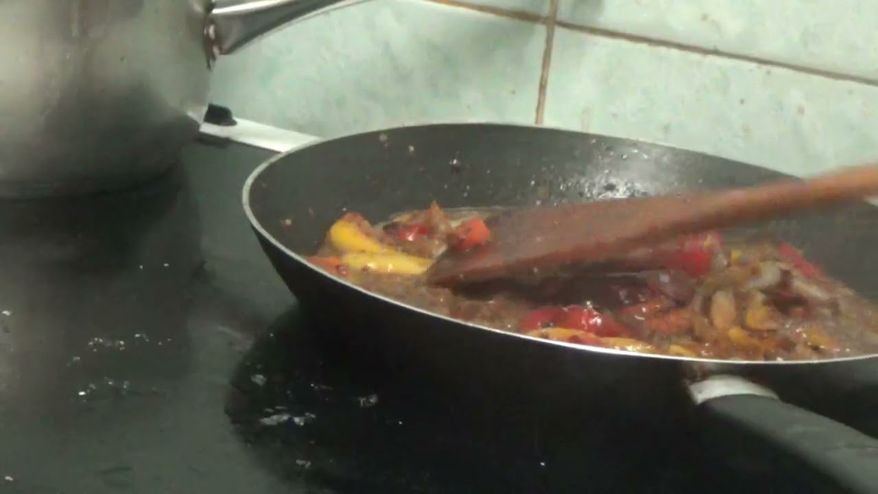 Спагетти и мясо