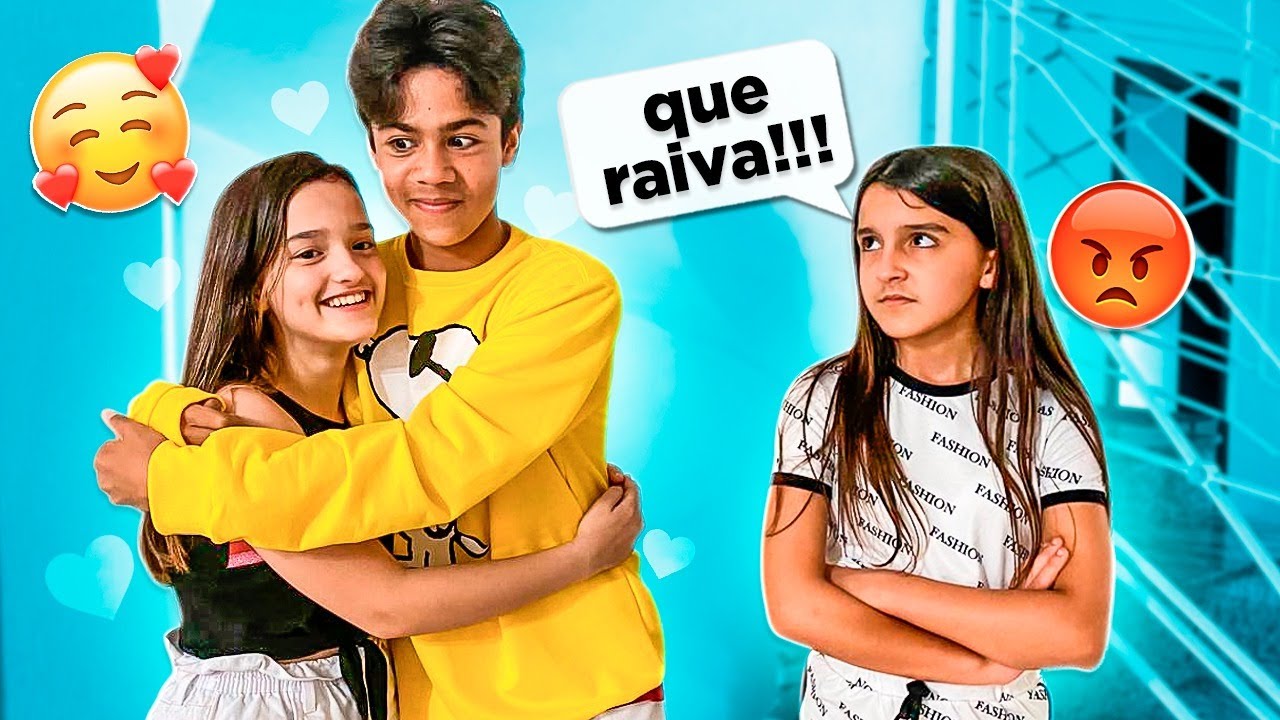 MINHA MELHOR AMIGA TA GOSTANDO DO MEU MELHOR AMIGO (não curti)