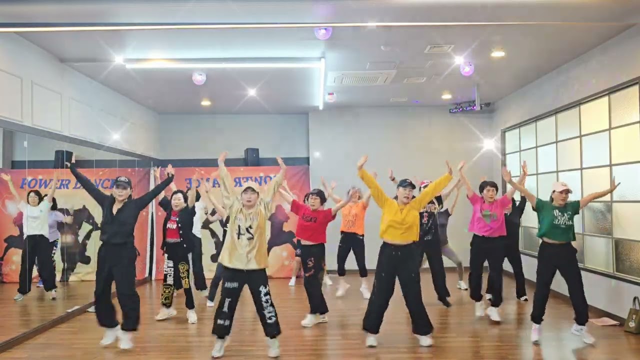 이유미파워로빅 {On The Floor} #Trang ex #on the floor  #제니퍼로페즈 #다이어트댄스 #주안휘턴기구필라테스 #이유미파워로빅 #Jenifer Lopez 