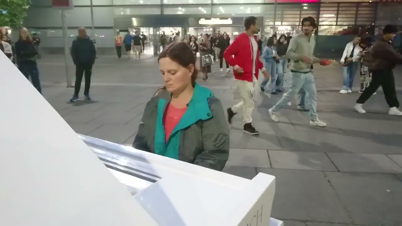 Open Piano Praterstern🌹