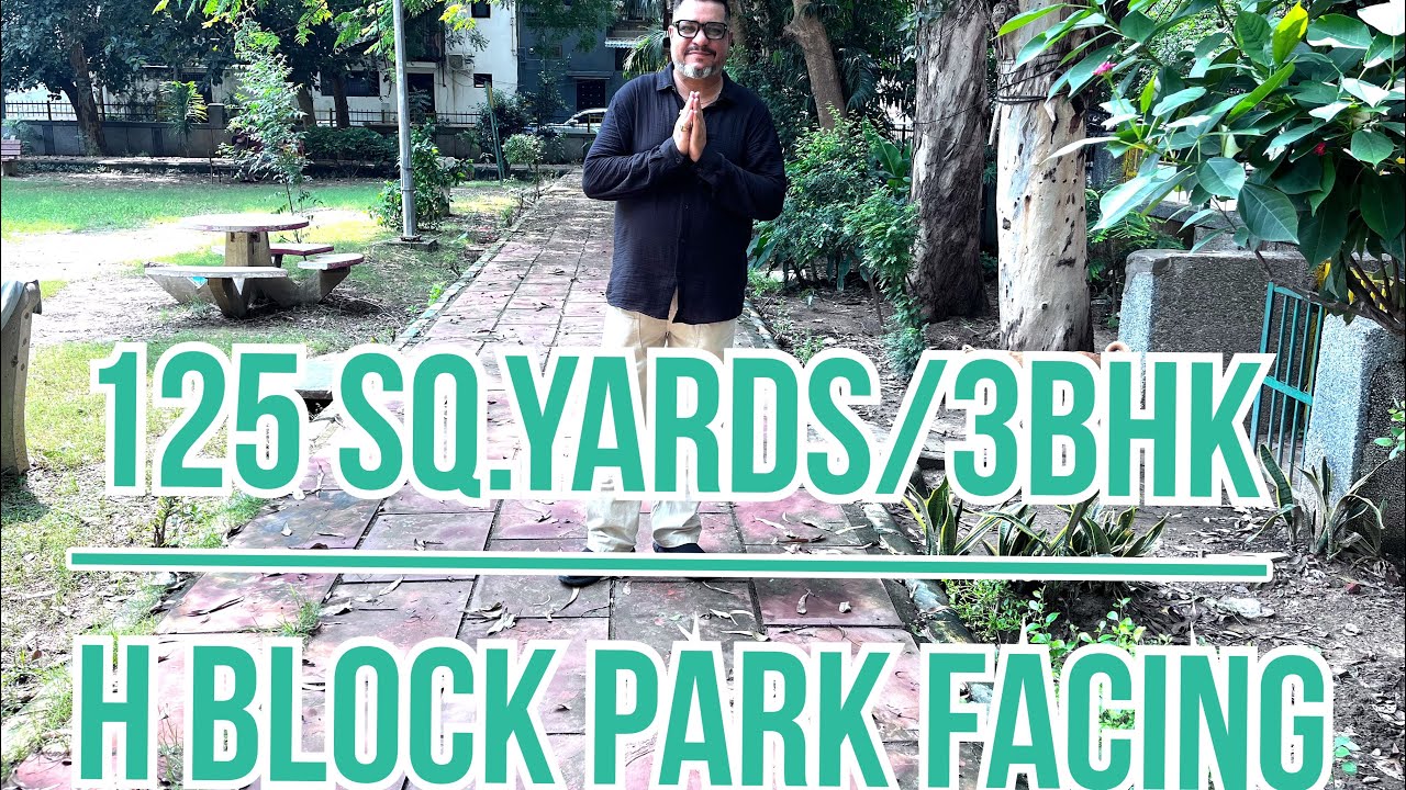 Park facing 125 Sq yards 3 bhk builder floor u H blk vikaspuri 