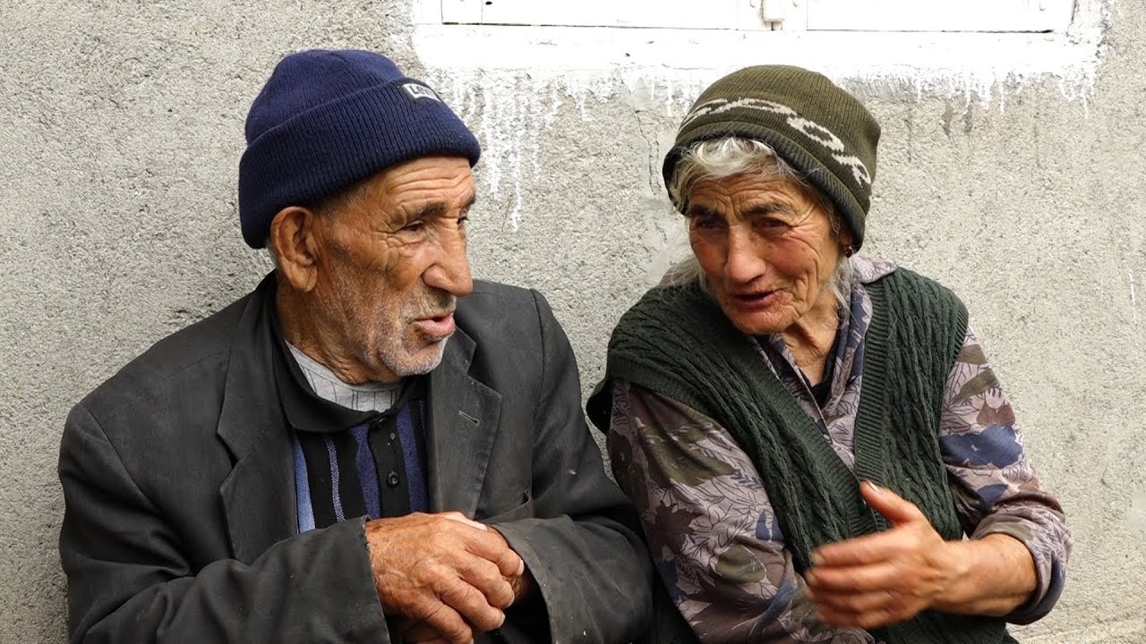 Բայեվոյ տատն ու համառ պապը