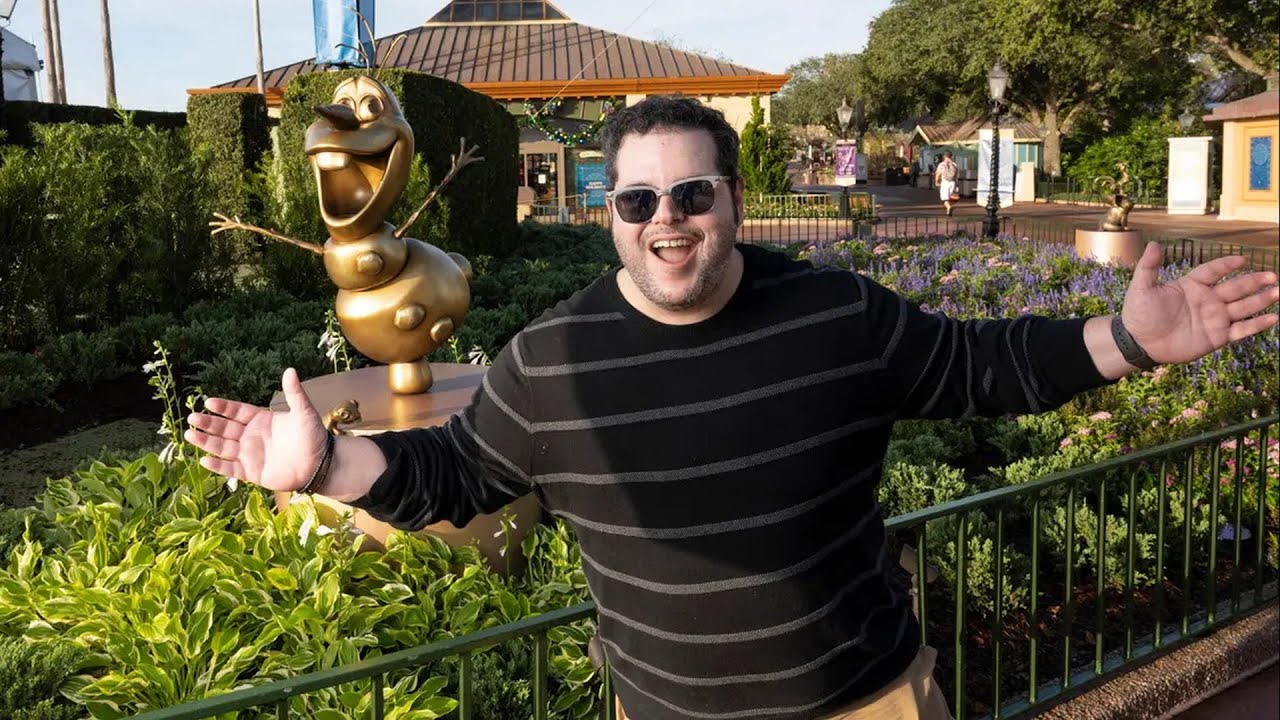 Josh Gad Answers Walt Disney World Minute Questions, Including If His Kids Have Met Olaf