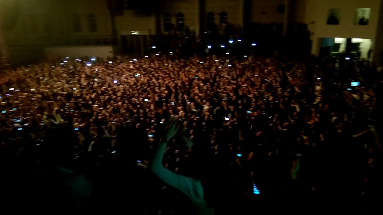 Me so 'mbriacato - Alessandro Mannarino (Palasport Pescara 08/04/2017)