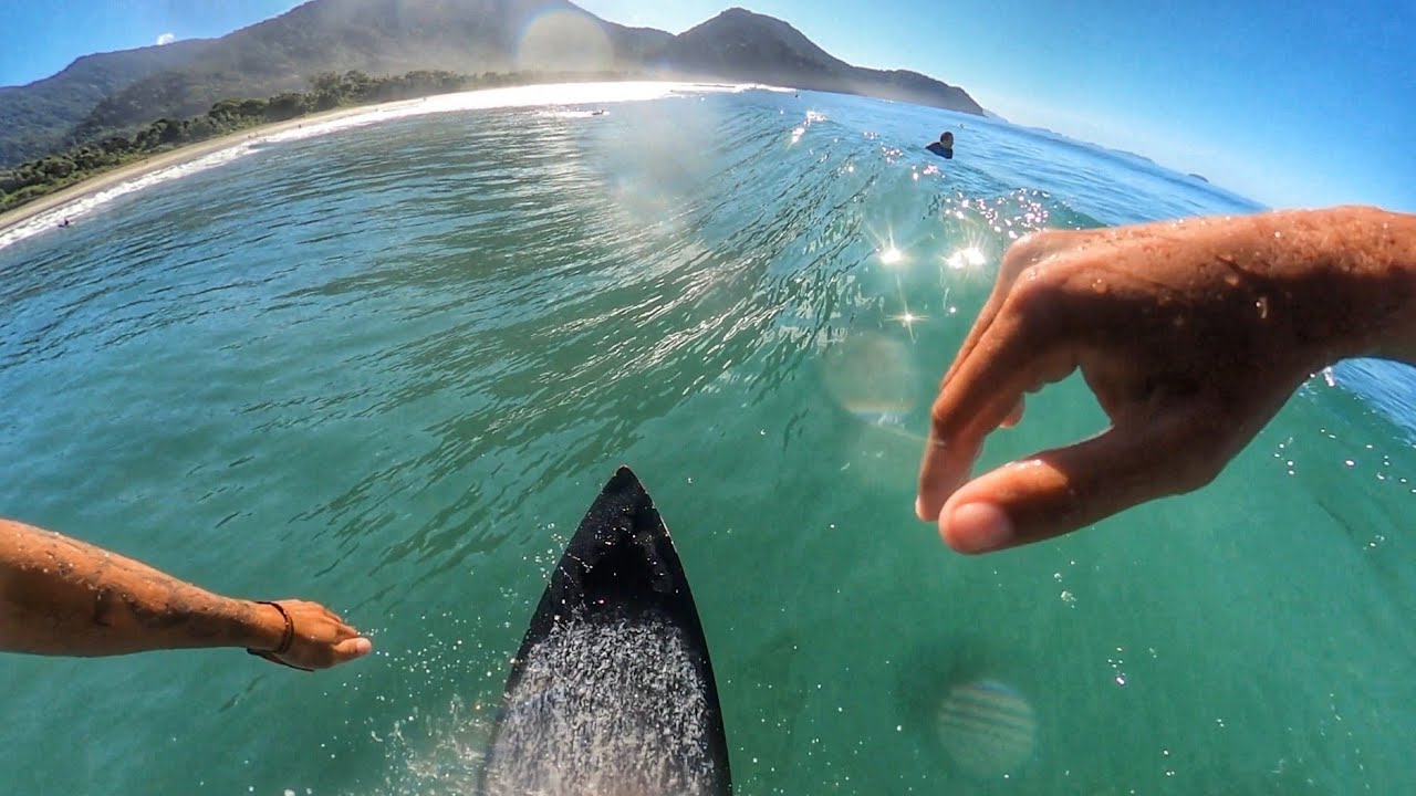 DIA DE SURF NA PRAIA DO ITAMAMBUCA - parte 1