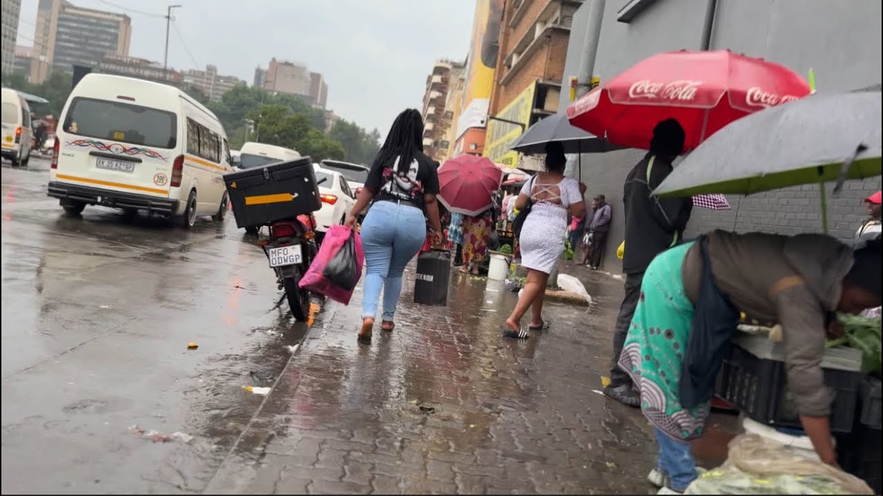 EP 22: Water water nyash🍑🍑🥰 walking tour in JHB|#southafrica #mawhoo #dance #johannesburg #viral