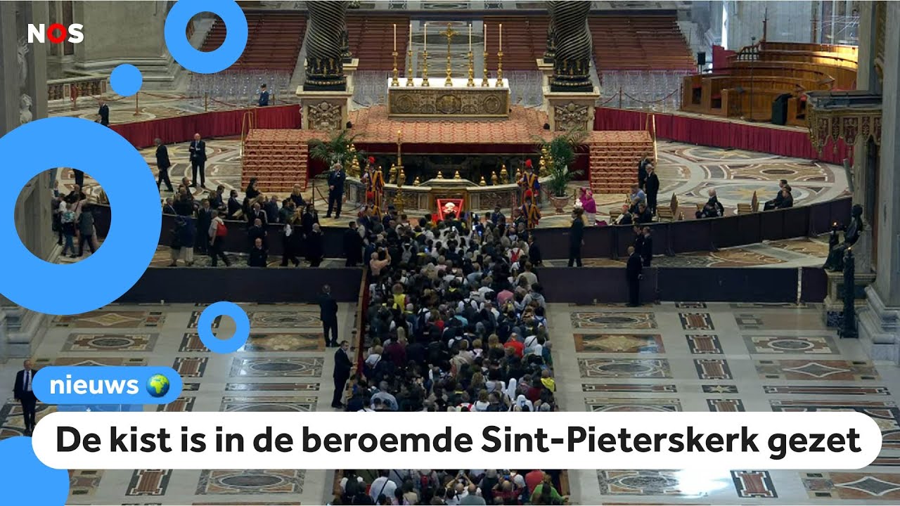 Lange rijen om afscheid te nemen van de paus