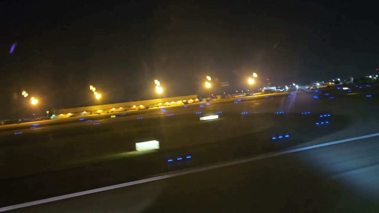 Night Landing at ABQ - Albuquerque, New Mexico - AA - Airbus A321