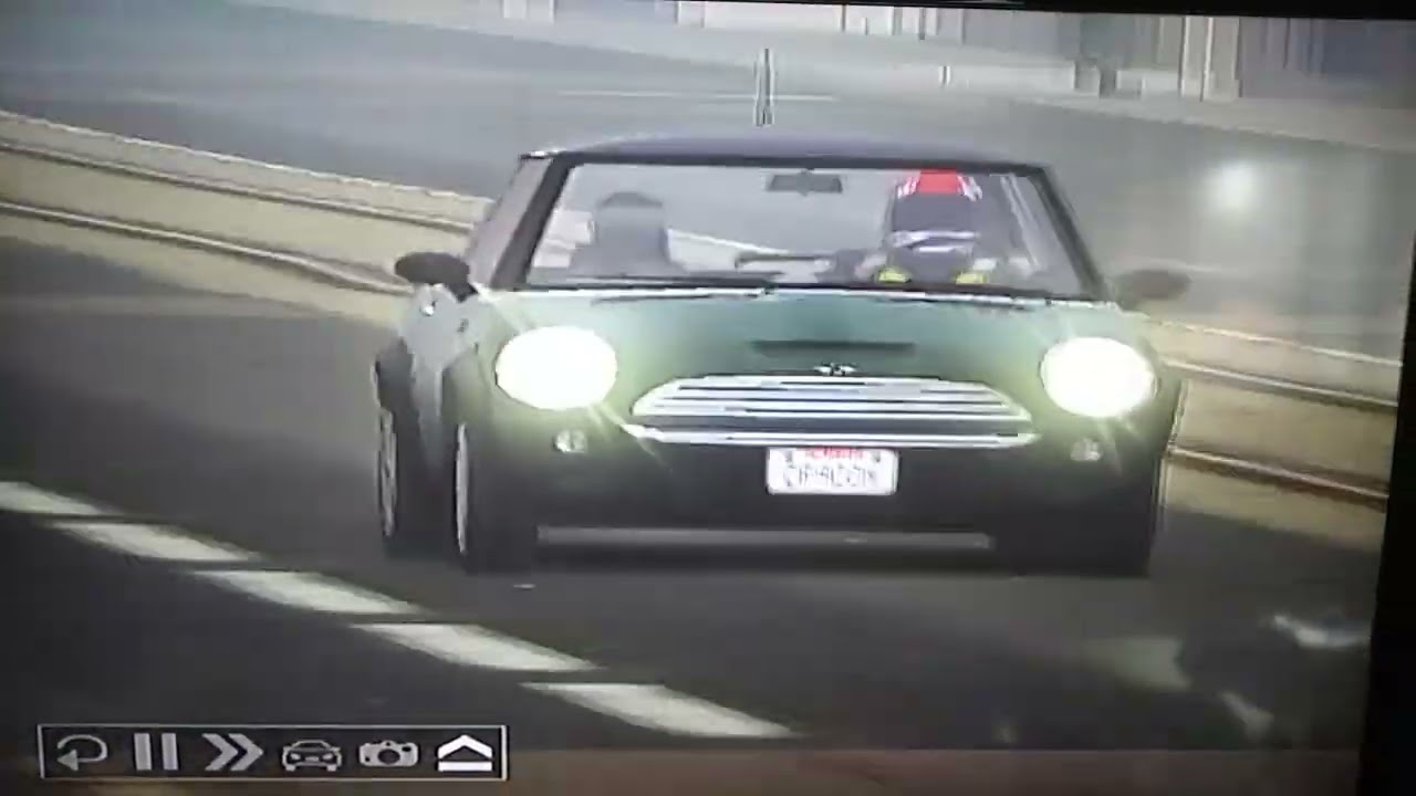 Project Gotham Racing: Federal Reserve Easy Quick Race at San Francisco in Dark-Green Mini Cooper S