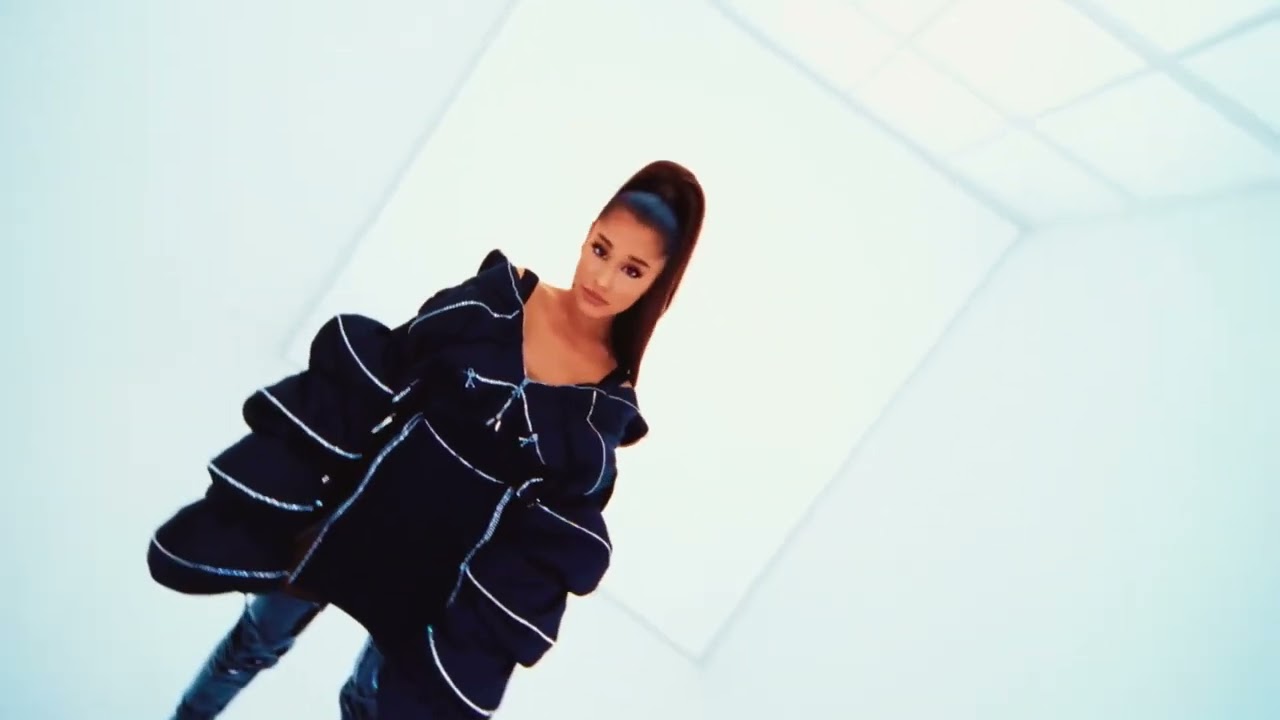 Ariana Grande X BAD BUNNY - Bajo el Cielo#musica #viralvideo #video #dj #music #españa 