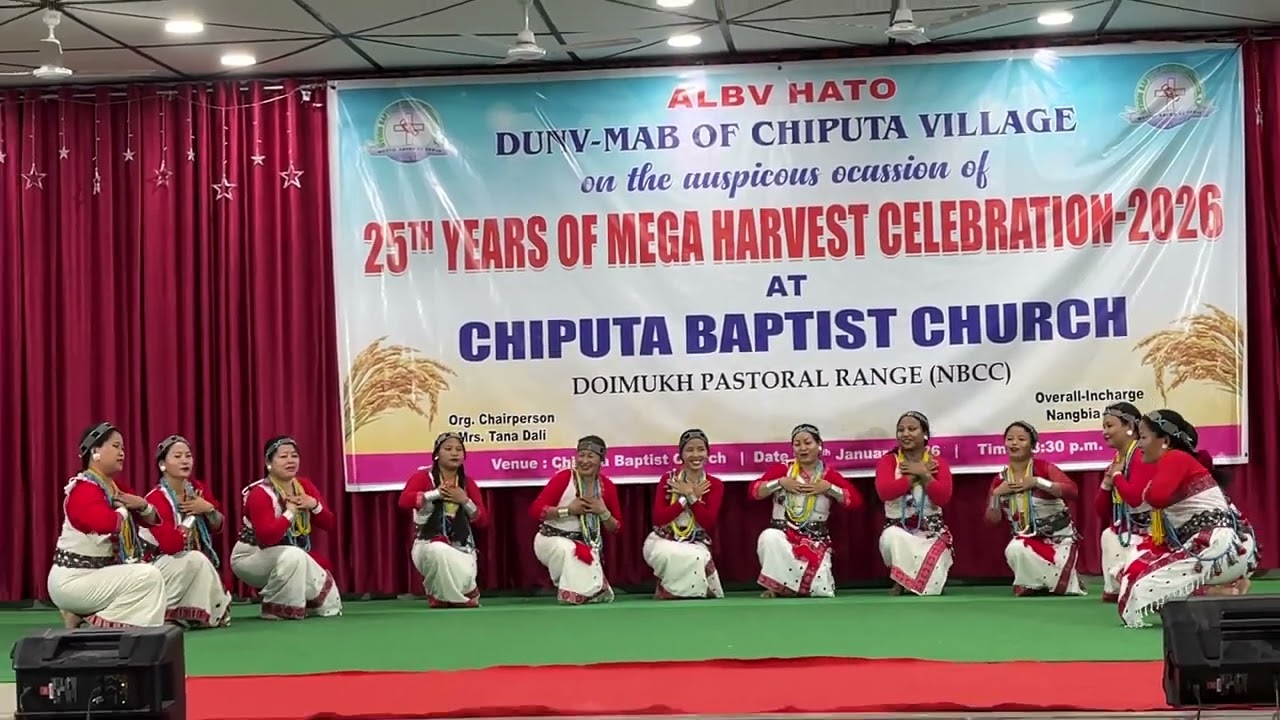 Dunv team of Chiputa village group dance