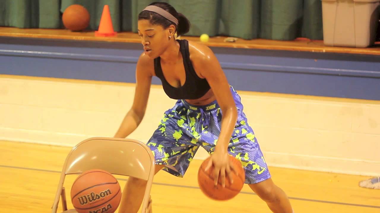 GrindHouseBasketball training w/ Marcus Walker- Kierra Isaiah l Senior l Hogan Prep l 5'11